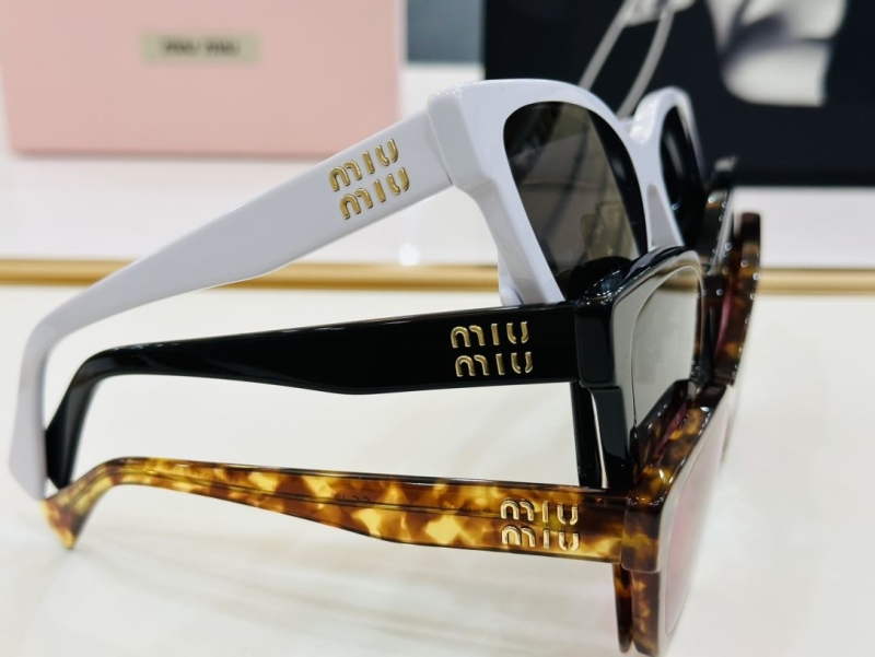 Miu miu Sunglasses